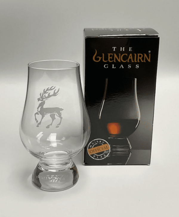 alt= glencairn with a stag engraved on it sitting next to glencairn box on a grey background