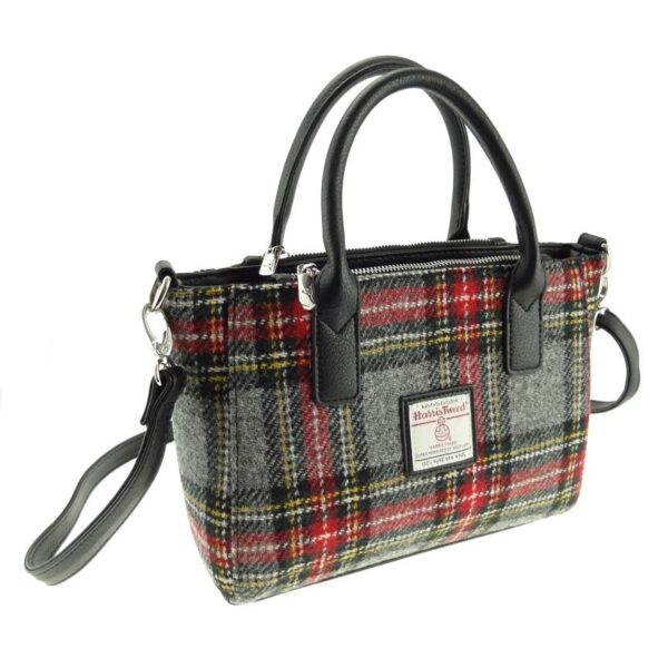 These Harris Tweed Small Tote Bag Brora handbags are made of pure new wool handwoven in the beautiful Outer Hebrides of Scotland.
