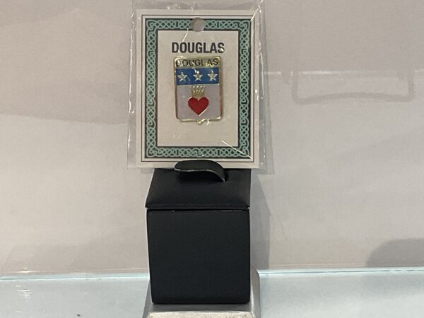 Pinbadge Douglas