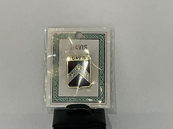 Pinbadge Davis